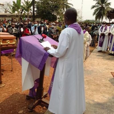 Obsèques des abbés Mbwaki et Dianzenza
