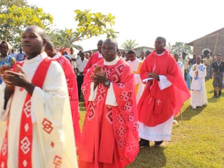 Visite pastorale de Mgr Daniel Nlandu à Miyamba (10)