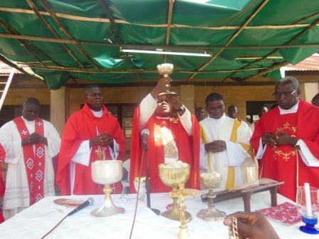 Visite pastorale de Mgr Daniel Nlandu à Miyamba (18)