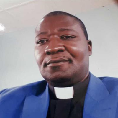 Abbé Rémy LUZOLO LUHEHO