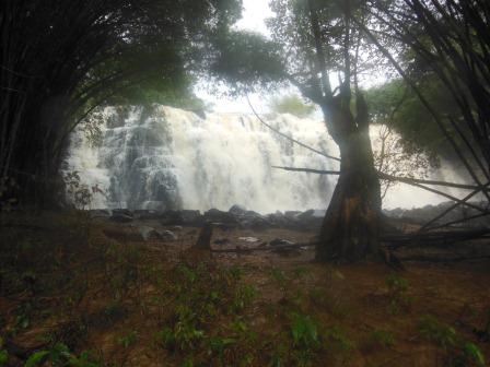 Chute sur la rivière La Ngudi