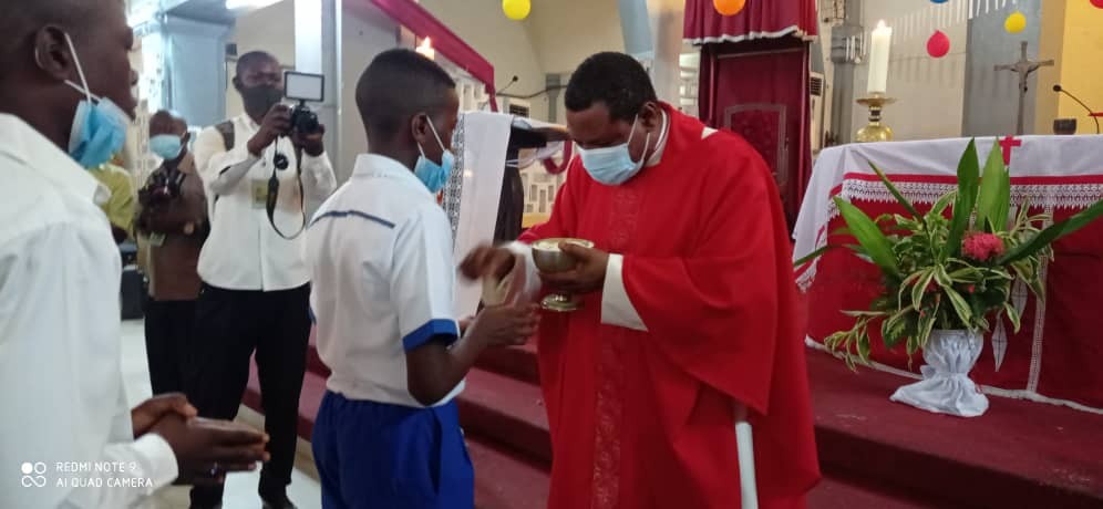 Confirmations a la cathedrale de matadi 20 