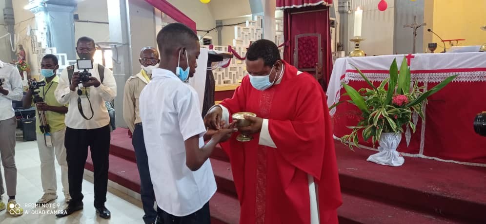 Confirmations a la cathedrale de matadi 24 