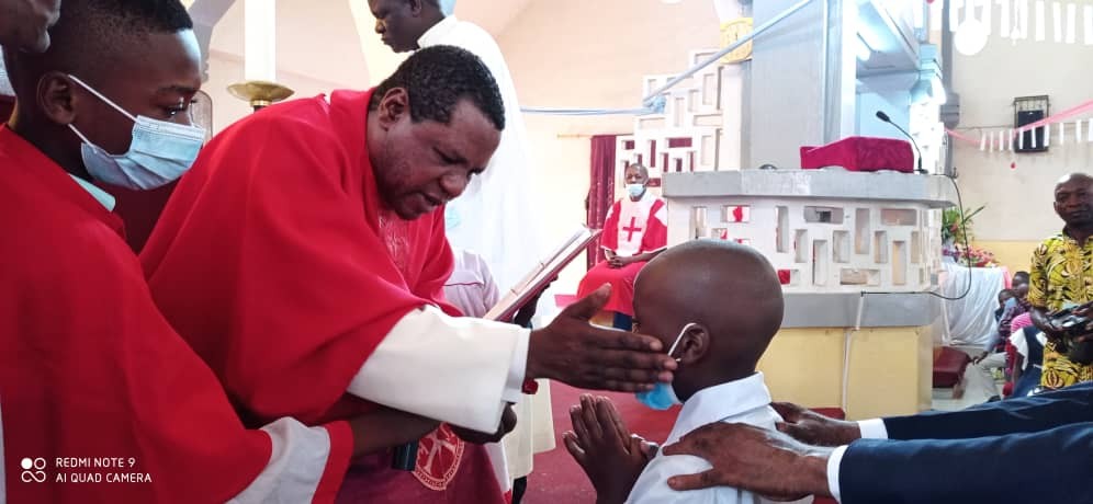 Confirmations a la cathedrale de matadi 7 