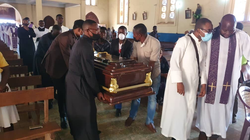 Funerailles abbe pierre nzinga 10 
