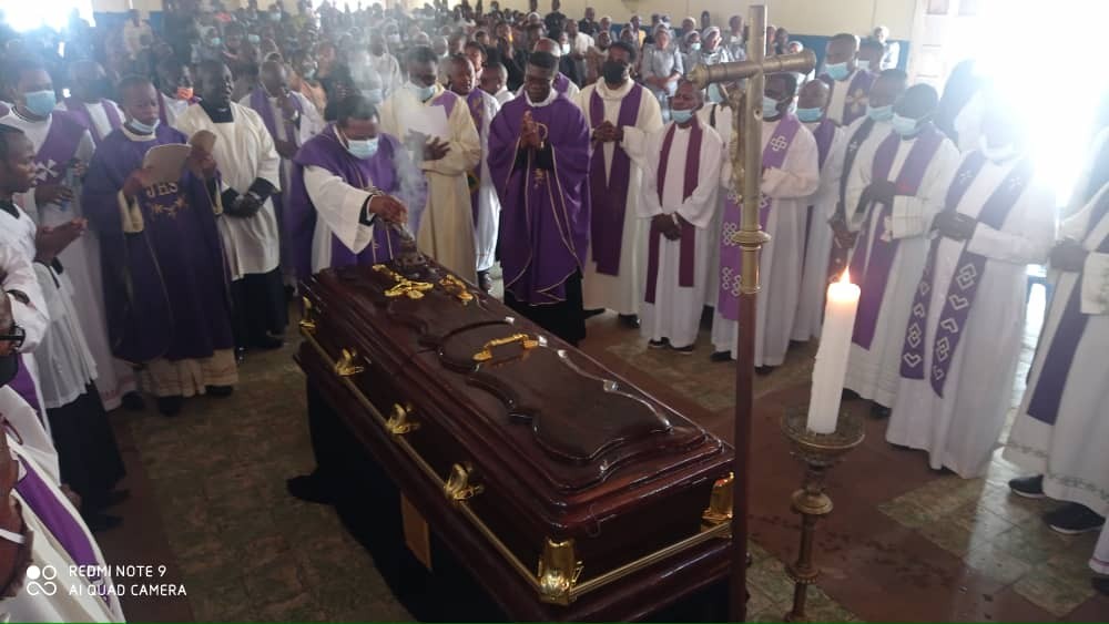 Funerailles abbe pierre nzinga 2 