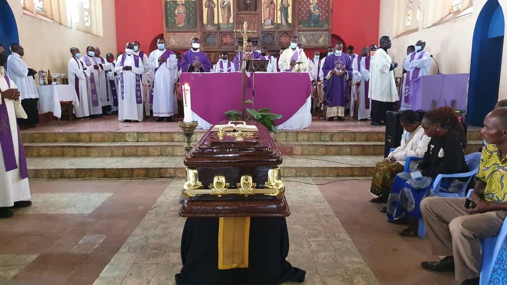 Funerailles abbe pierre nzinga 4 