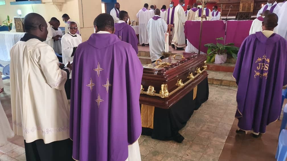 Funerailles abbe pierre nzinga 6 