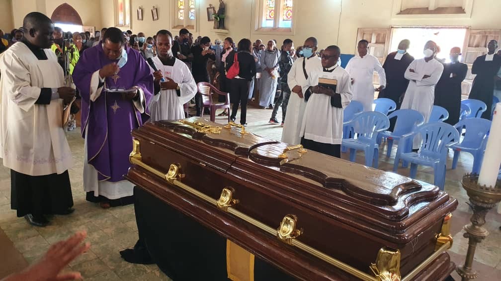 Funerailles abbe pierre nzinga 7 