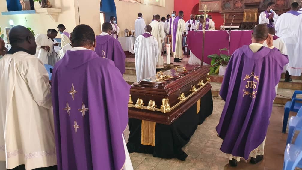 Funerailles abbe pierre nzinga 8 