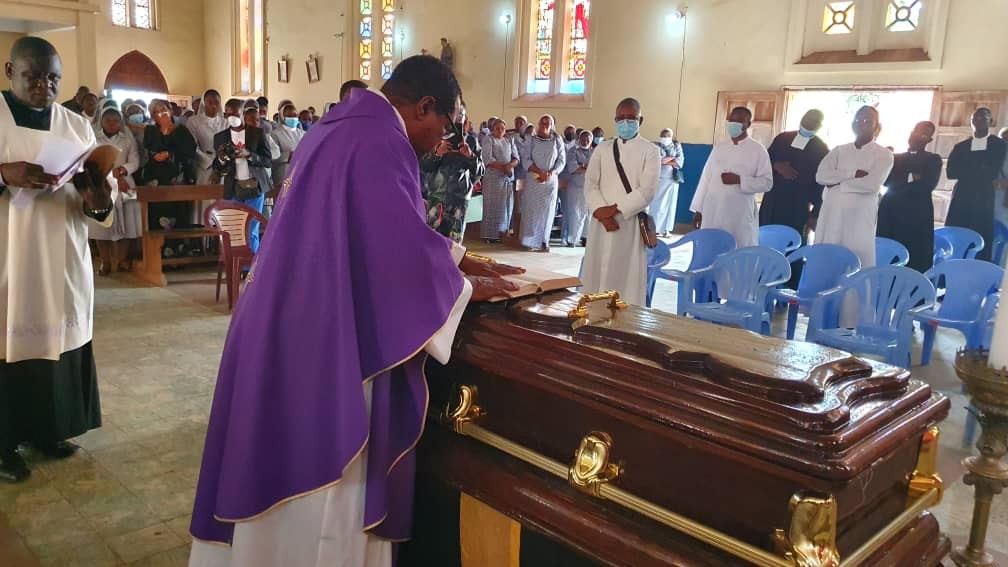 Funerailles abbe pierre nzinga 9 