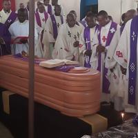 Inhumation de l'abbé Godefroid-Léon Khonde à Tumba
