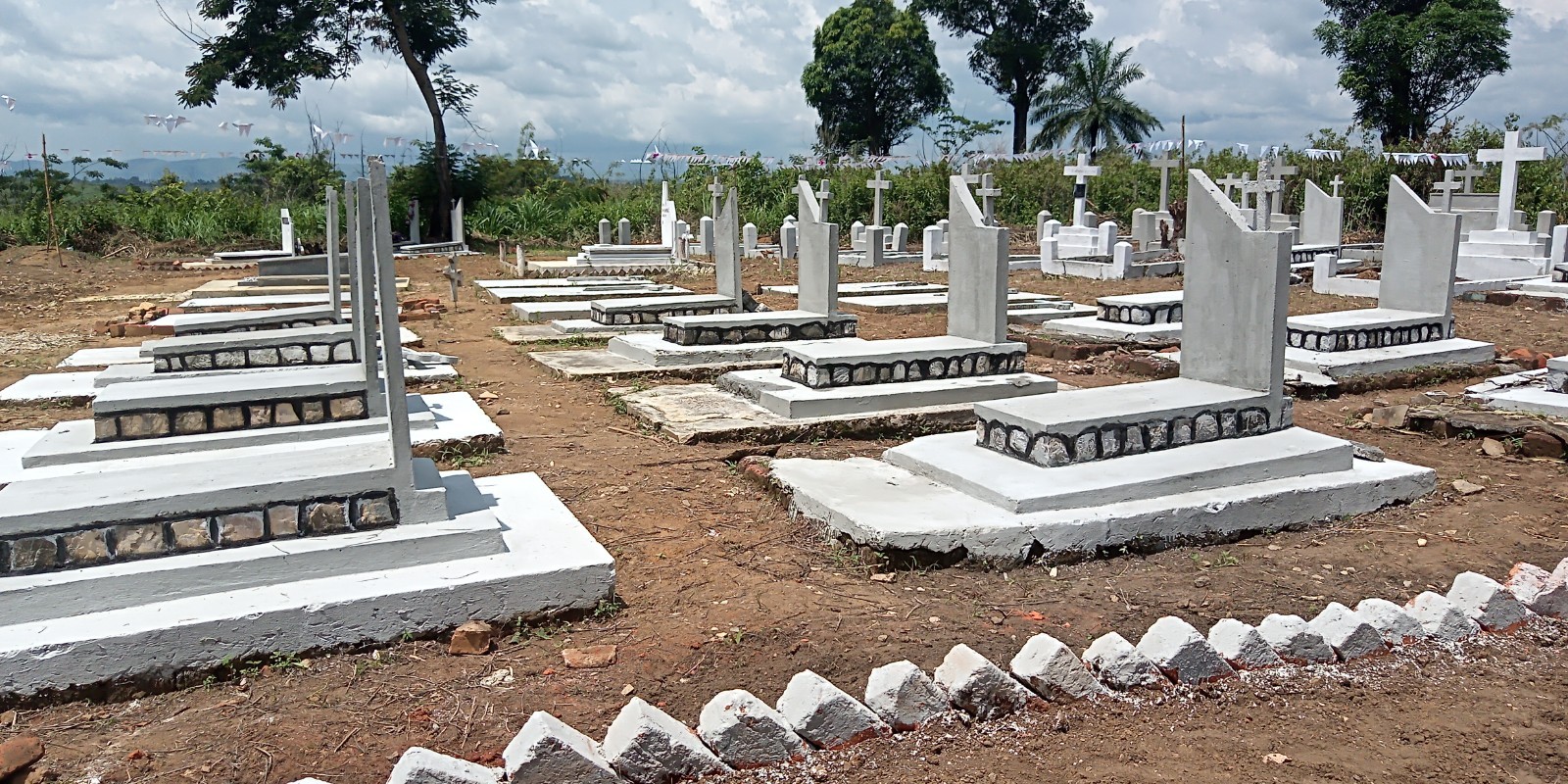 Inhumation de l'abbé Godefroid-Léon Khonde à Tumba