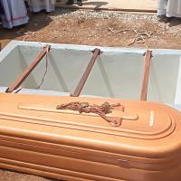 Inhumation de l'abbé Godefroid-Léon Khonde à Tumba