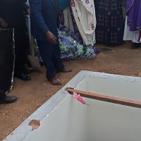 Inhumation de l'abbé Godefroid-Léon Khonde à Tumba