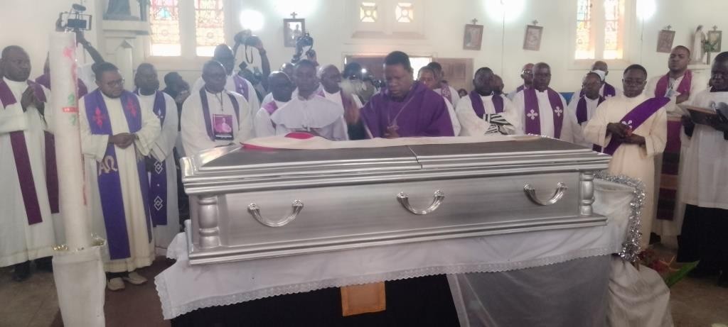 Inhumation de l abbe luntadila guy 19 