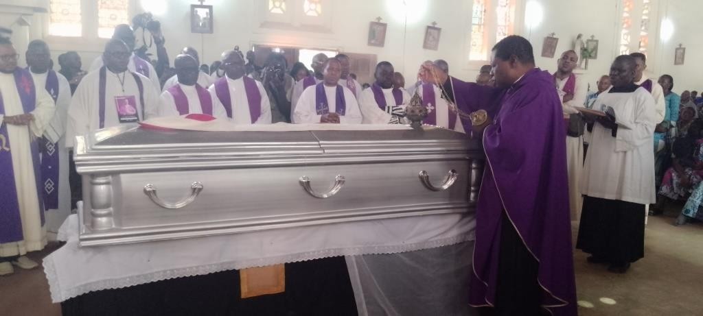 Inhumation de l abbe luntadila guy 21 