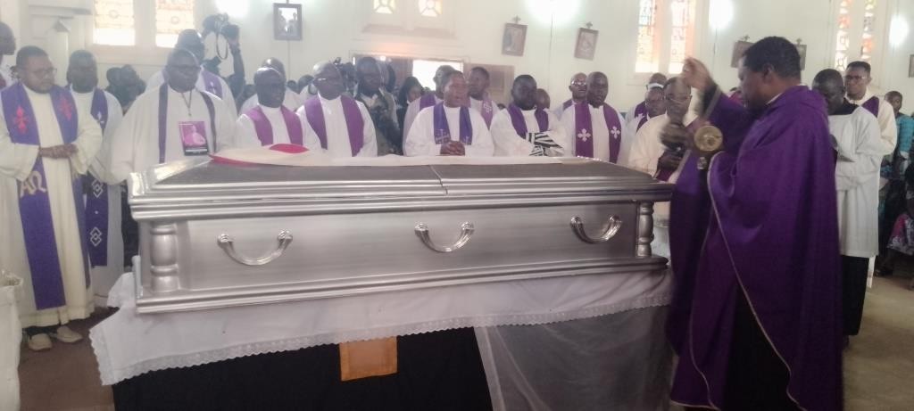 Inhumation de l abbe luntadila guy 22 