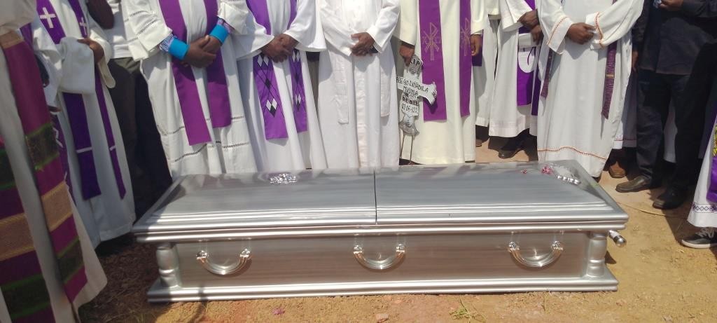 Inhumation de l abbe luntadila guy 28 