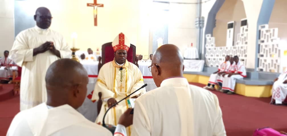 Mgr andre giraud pindi messe chrismale 2023 10 