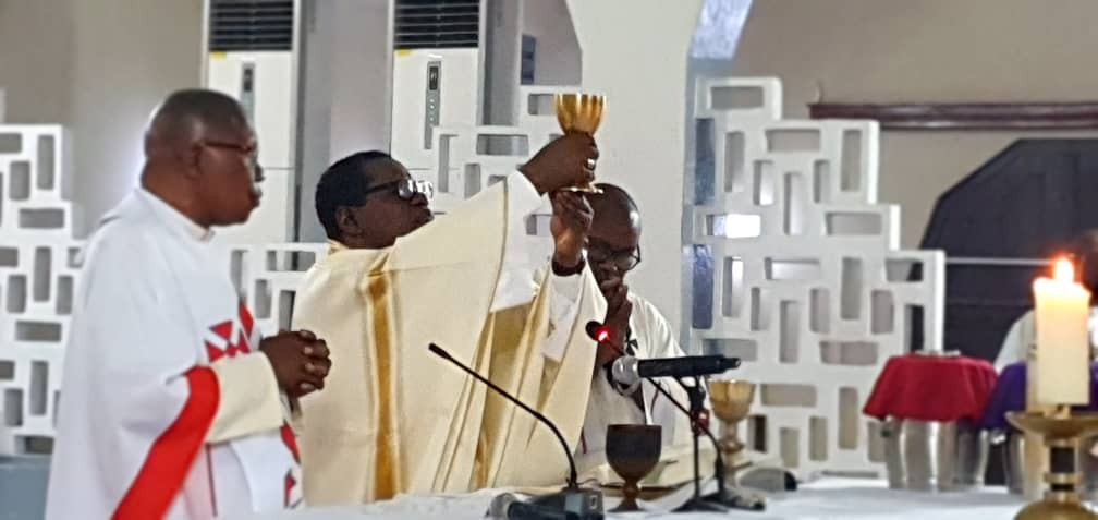 Mgr andre giraud pindi messe chrismale 2023 5 