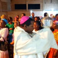 Mgr andre giraud pindi messe du jeudi saint 2023