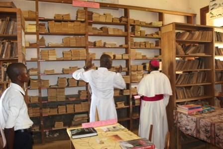 Visite canonique de Mgr Daniel Nlandu à Kibula (122)