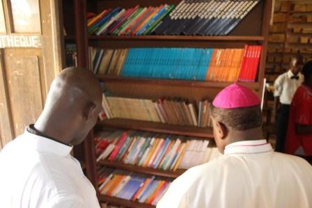 Visite canonique de Mgr Daniel Nlandu à Kibula (123)