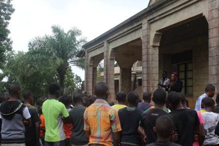 Visite canonique de Mgr Daniel Nlandu à Kibula (125)