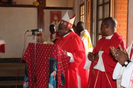 Visite canonique de Mgr Daniel Nlandu à Kibula (60)
