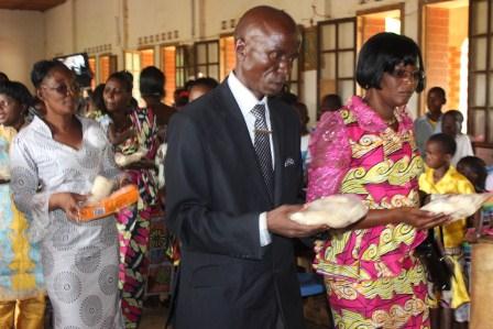 Visite canonique de Mgr Daniel Nlandu à Kibula (69)
