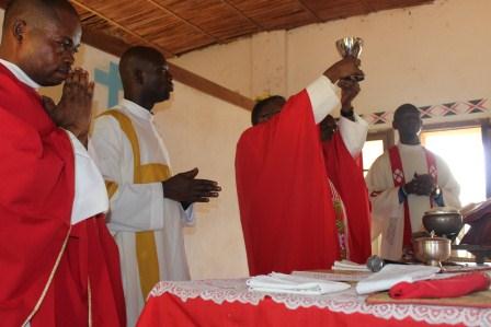 Visite canonique de Mgr Daniel Nlandu à Kibula (81)