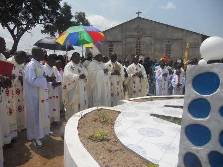 Visite pastorale de Mgr Daniel Nlandu à Christ-Roi (100)