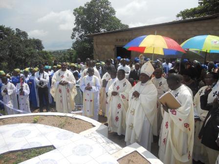 Visite pastorale de Mgr Daniel Nlandu à Christ-Roi (101)
