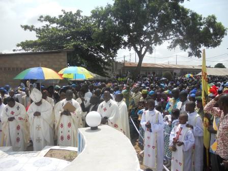Visite pastorale de Mgr Daniel Nlandu à Christ-Roi (102)