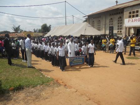 Visite pastorale de Mgr Daniel Nlandu à Christ-Roi (123)