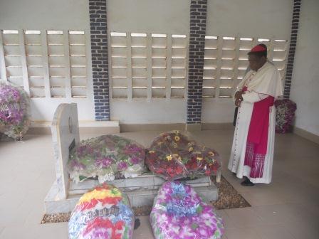 Visite pastorale de Mgr Daniel Nlandu à Christ-Roi (14)