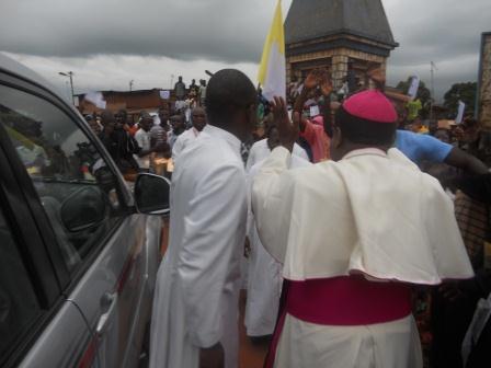 Visite pastorale de Mgr Daniel Nlandu à Christ-Roi (2)