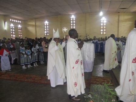 Visite pastorale de Mgr Daniel Nlandu à Christ-Roi (35)