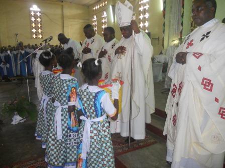 Visite pastorale de Mgr Daniel Nlandu à Christ-Roi (53)