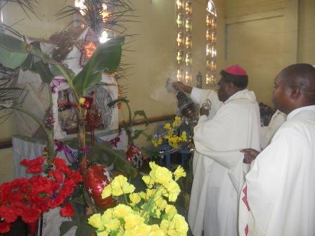 Visite pastorale de Mgr Daniel Nlandu à Christ-Roi (58)