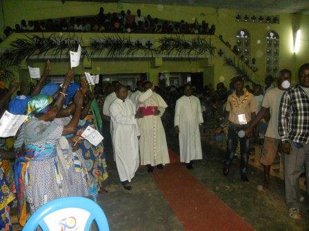 Visite pastorale de Mgr Daniel Nlandu à Christ-Roi (6)
