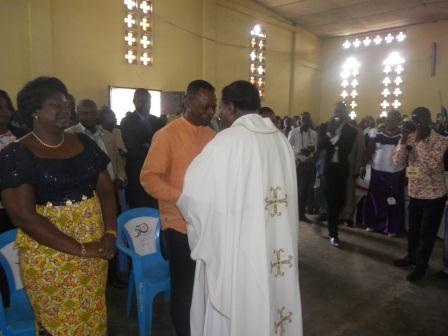 Visite pastorale de Mgr Daniel Nlandu à Christ-Roi (62)