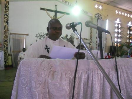 Visite pastorale de Mgr Daniel Nlandu à Christ-Roi (66)