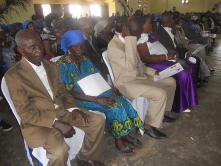 Visite pastorale de Mgr Daniel Nlandu à Christ-Roi (75)
