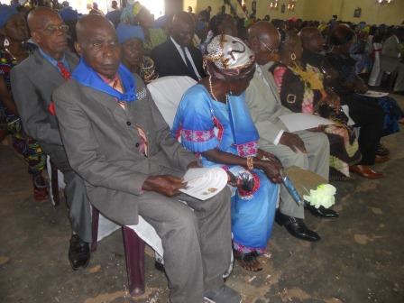 Visite pastorale de Mgr Daniel Nlandu à Christ-Roi (76)