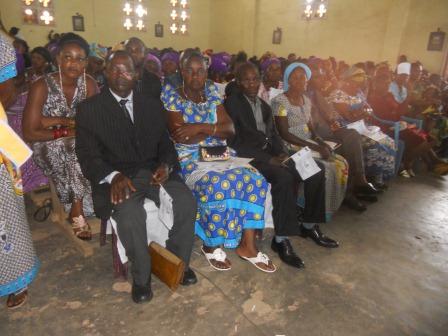 Visite pastorale de Mgr Daniel Nlandu à Christ-Roi (78)