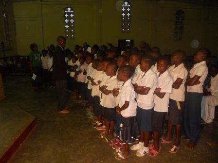 Visite pastorale de Mgr Daniel Nlandu à Christ-Roi (8)