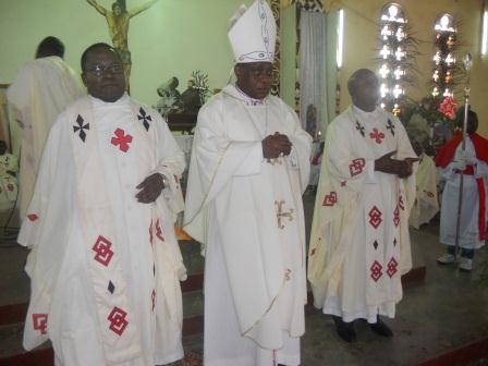 Visite pastorale de Mgr Daniel Nlandu à Christ-Roi (80)