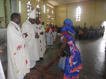 Visite pastorale de Mgr Daniel Nlandu à Christ-Roi (82)